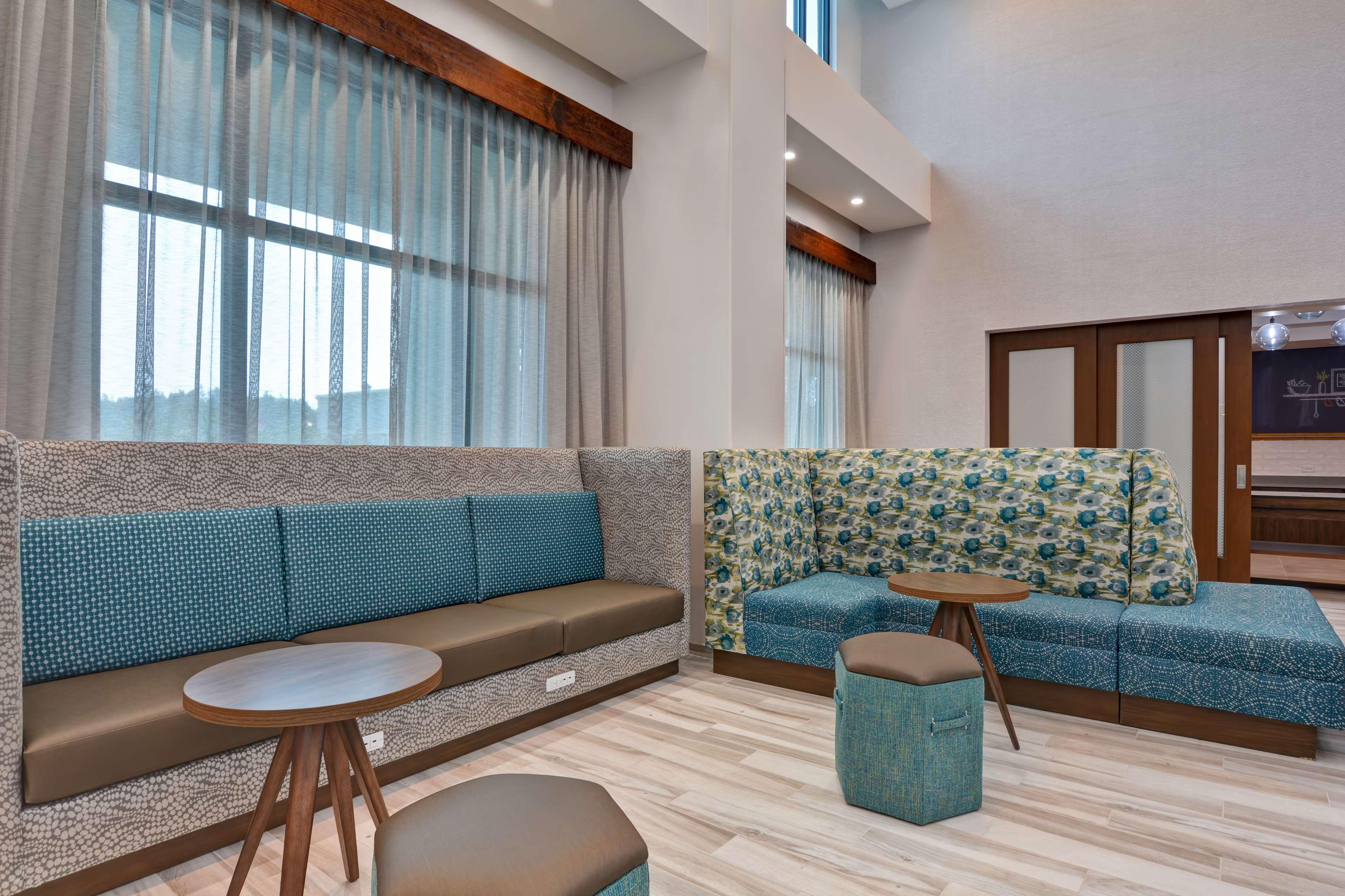 Hampton & Riverview Brandon Hotel
